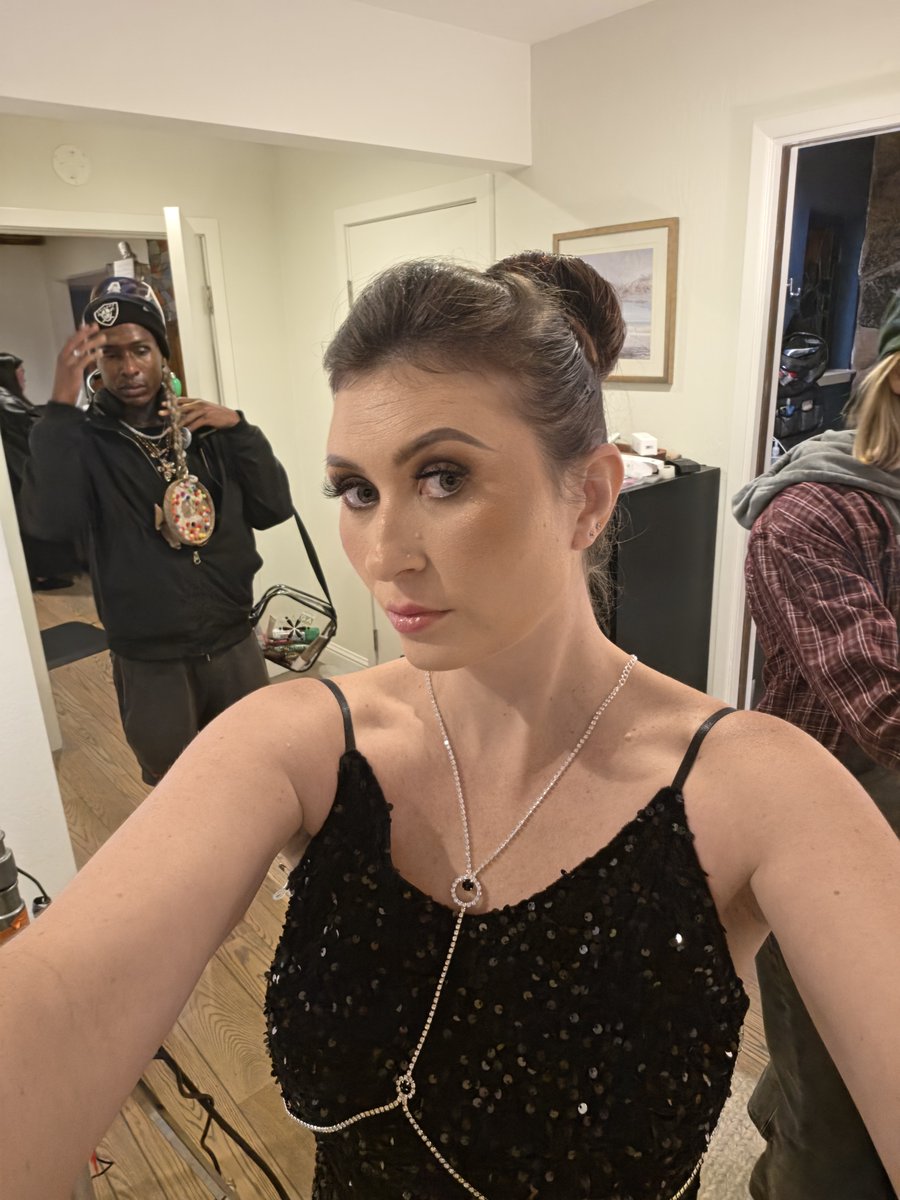 AngelDiamantiXO's tweet photo. 4 day shoot here in San Francisco. https://t.co/35n0UoQ3nj