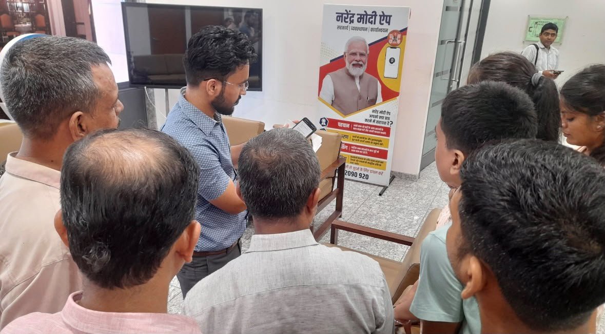 ModiPath's tweet photo. जानकारी से जागरूकता बढ़ती है। 

#HamaraAppNaMoApp  पर युवा अपने लिए उपयोगी अवसरों व पहलों की जानकारी जान सकते हैं, जबकि महिलाएं महिला सशक्तिकरण से जुड़ी विभिन्न योजनाओं के बारे में जानकारी प्राप्त कर सकती हैं।

आज ही जुड़िए!
📲 Download: https://t.co/k34B784WAN https://t.co/ZQXdcLsl7S