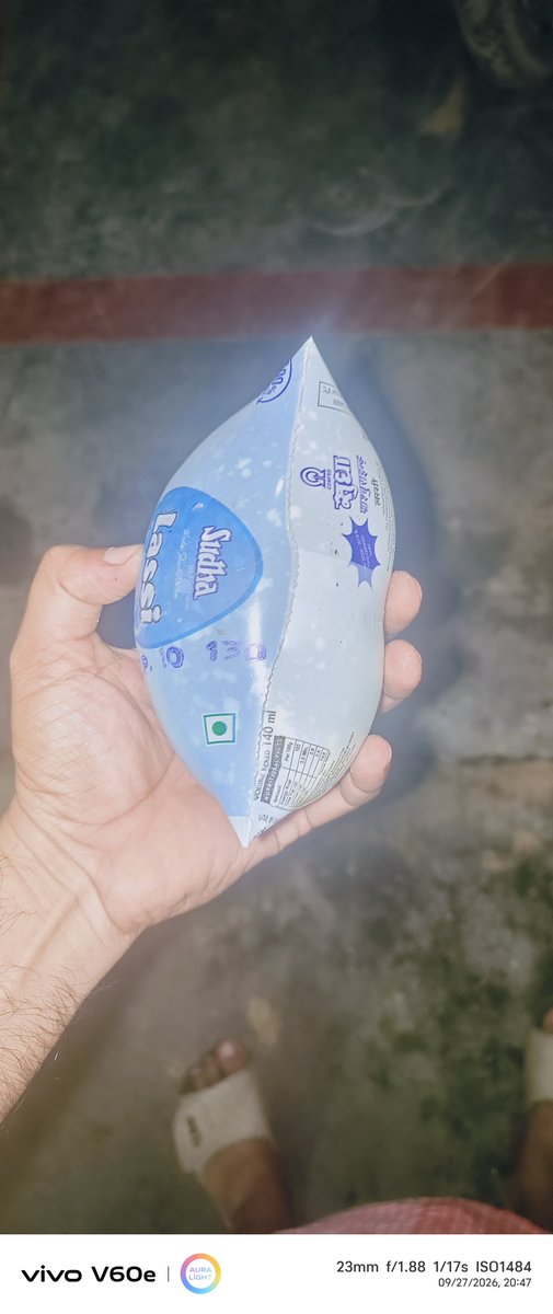 suraj8298473071's tweet photo. Maine #sudha ka lassi liya tha night me morning tak uska packet ka kya haal ho gya...koi bhi sudha ka lassi n le ye bilkul #poision hai @fssaiindia @COMFED_Sudha @BiharGovt https://t.co/9wWGsXQjR3