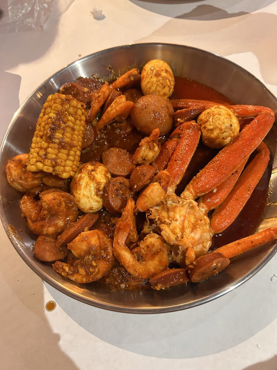 DailyFoodHub1's tweet photo. Be honest do you love Seafood🦀🦞🦐? https://t.co/WTCodxgC8N
