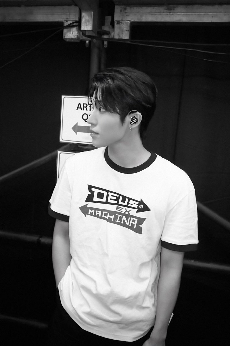 Uwuuto's tweet photo. Happy birthday uwwo����🥹🥰🥰 #treasure #jeongwoo #happybirthday https://t.co/4aYSQ5llLC