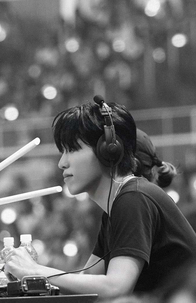 Uwuuto's tweet photo. Happy birthday uwwo����🥹🥰🥰 #treasure #jeongwoo #happybirthday https://t.co/4aYSQ5llLC