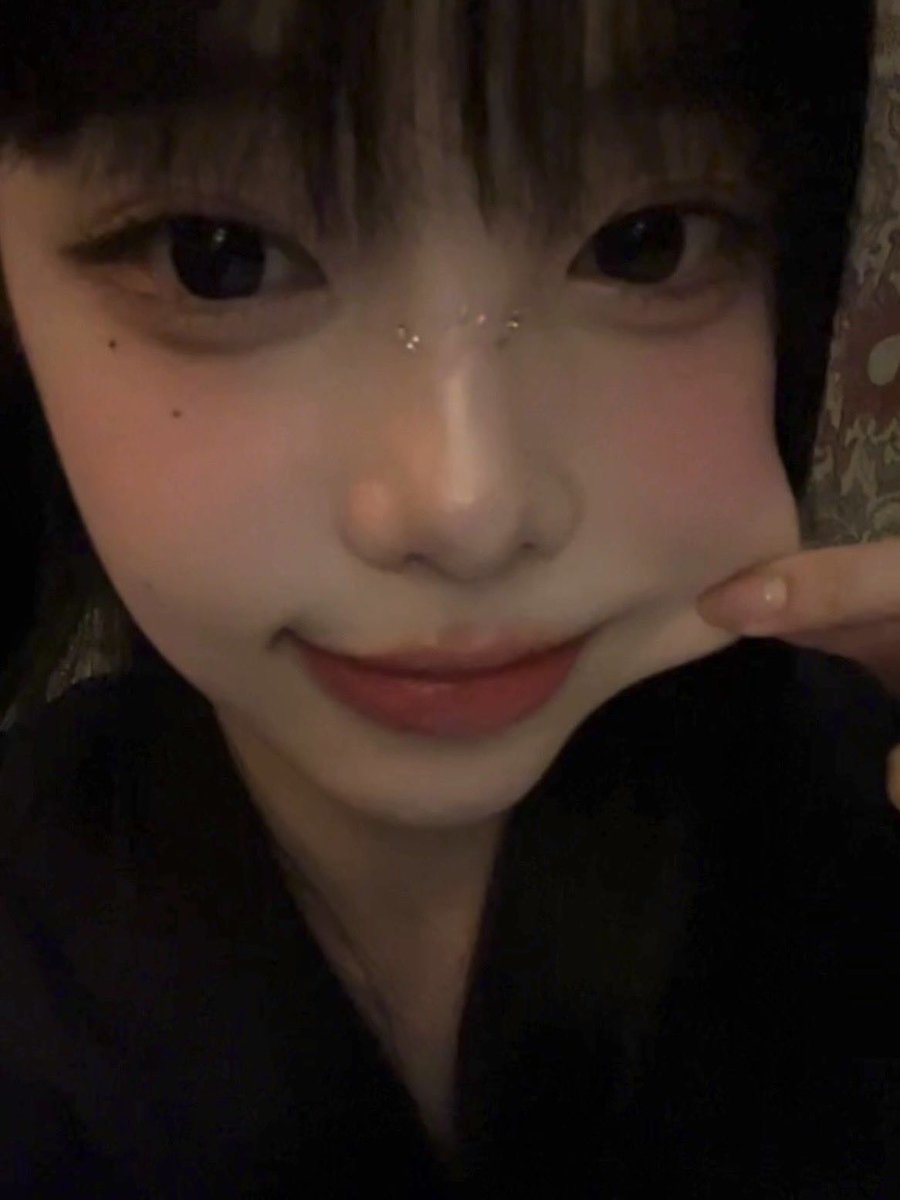 mumigunjohansam's tweet photo. 귀여미 탑3도 뽑아줄게

고양이비니
앞머리개인라방날<얼굴진심1황귀요미임
미국비니 https://t.co/PImb1HMN40