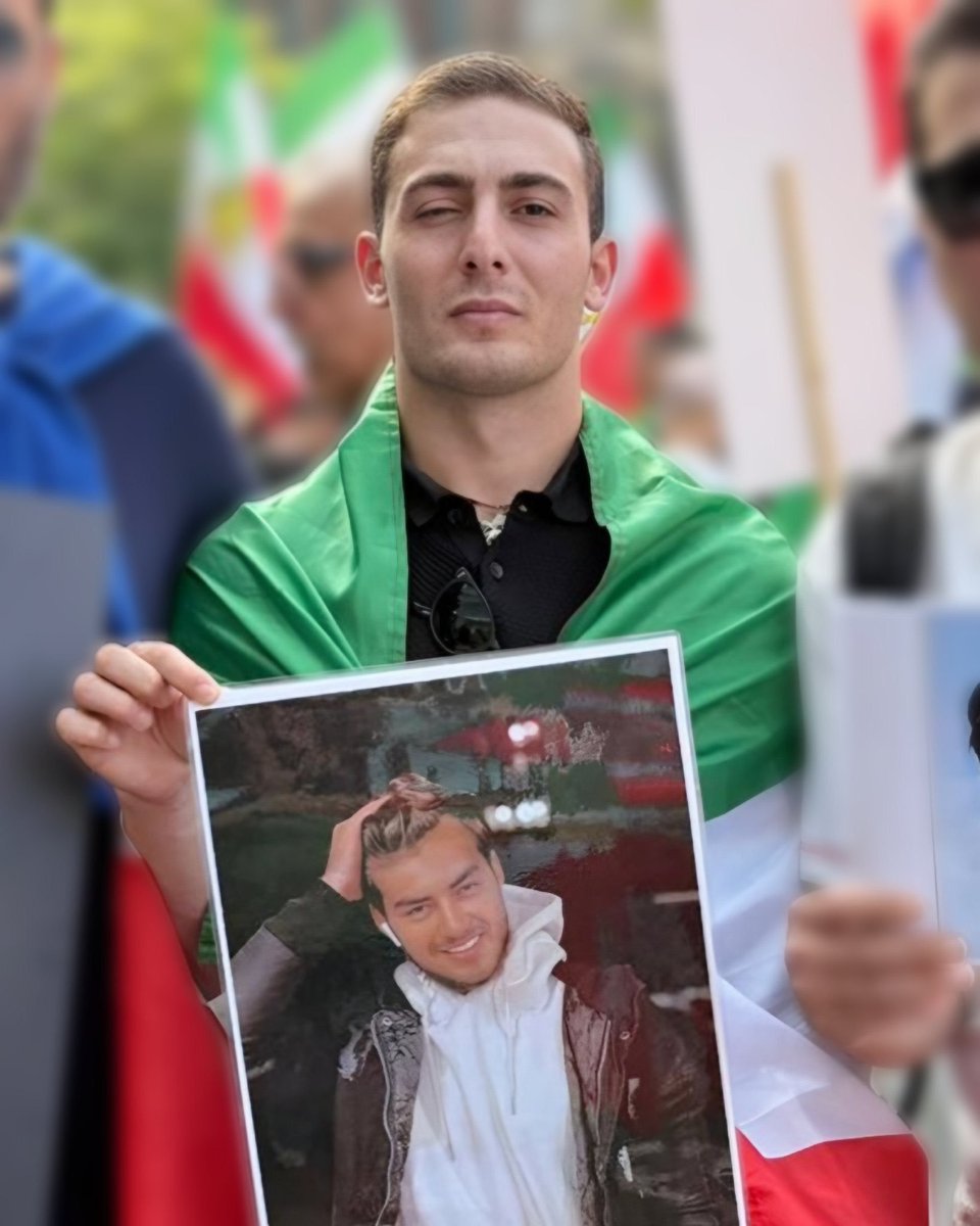 Vezfromhas2's tweet photo. Two young lives are hanging by a thread.

#AliZarei, 27. #NajmehAmini, 23.
Two human beings sentenced to death by Islamic Republic terrorists for wanting freedom.

There is no time to look away. Every minute matters.

Their executions must be stopped NOW.

#LastBreath https://t.co/raMXh5cXWW