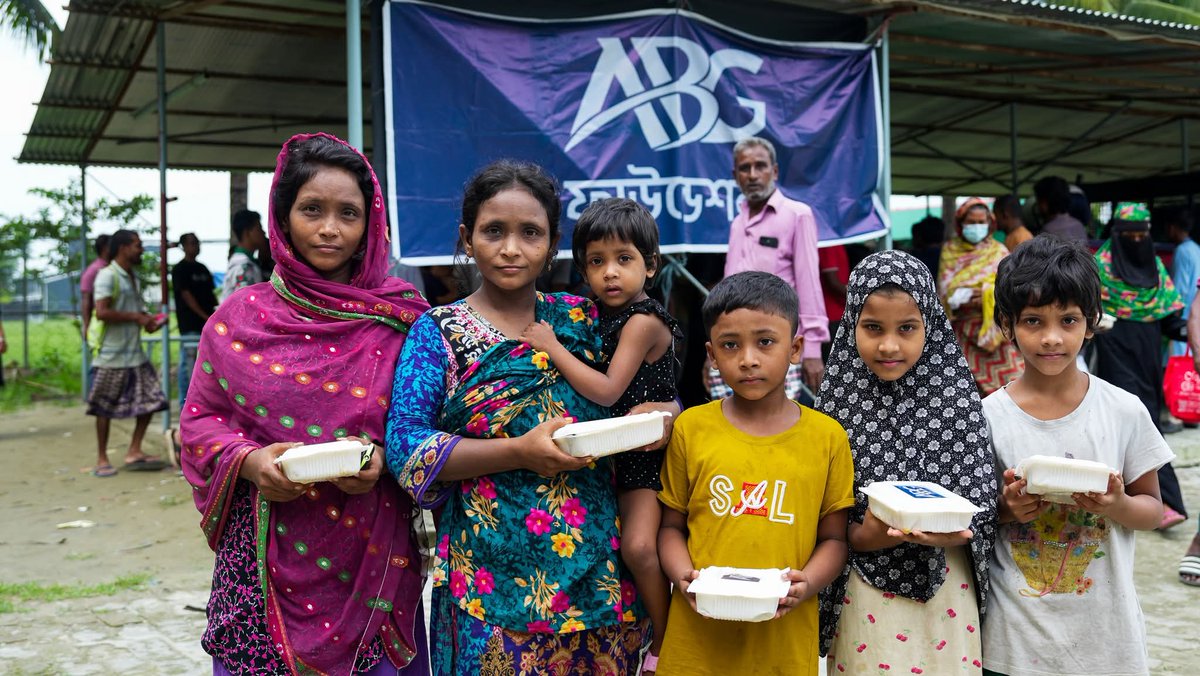 abg_foundation's tweet photo. দিনের শেষে একটু স্বস্তি, একটু যত্ন আর পাশে থাকার অনুভূতিই অনেক। প্রতি শুক্রবার ABG Foundation খাবার বিতরণের মাধ্যমে মানুষের মুখে হাসি ফোটানোর চেষ্টা করে।

#ABGFoundation #ABGCares #HumanityFirst #SpreadKindness https://t.co/wG2bNaPujv