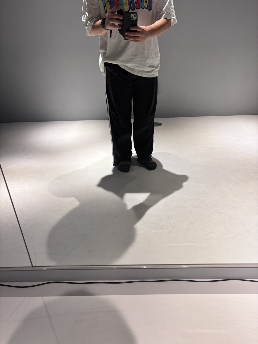 R1019San's tweet photo. ジム終わってからダンススタジオきた！！

あたしはどこを目指しているのか https://t.co/kWqJa24hs4