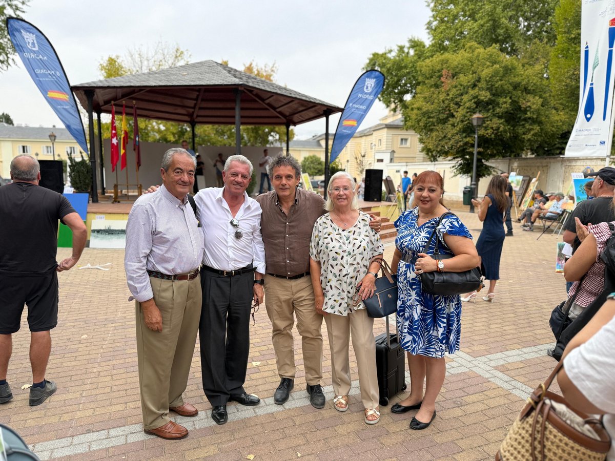 ppfuencarral's tweet photo. Los vocales vecinos del @ppfuencarral también hemos estado presentes este año en la entrega de Premios de Pintura Rápida de El Pardo, un año más.
#SEGUIMOS https://t.co/BXDHY9ULKX