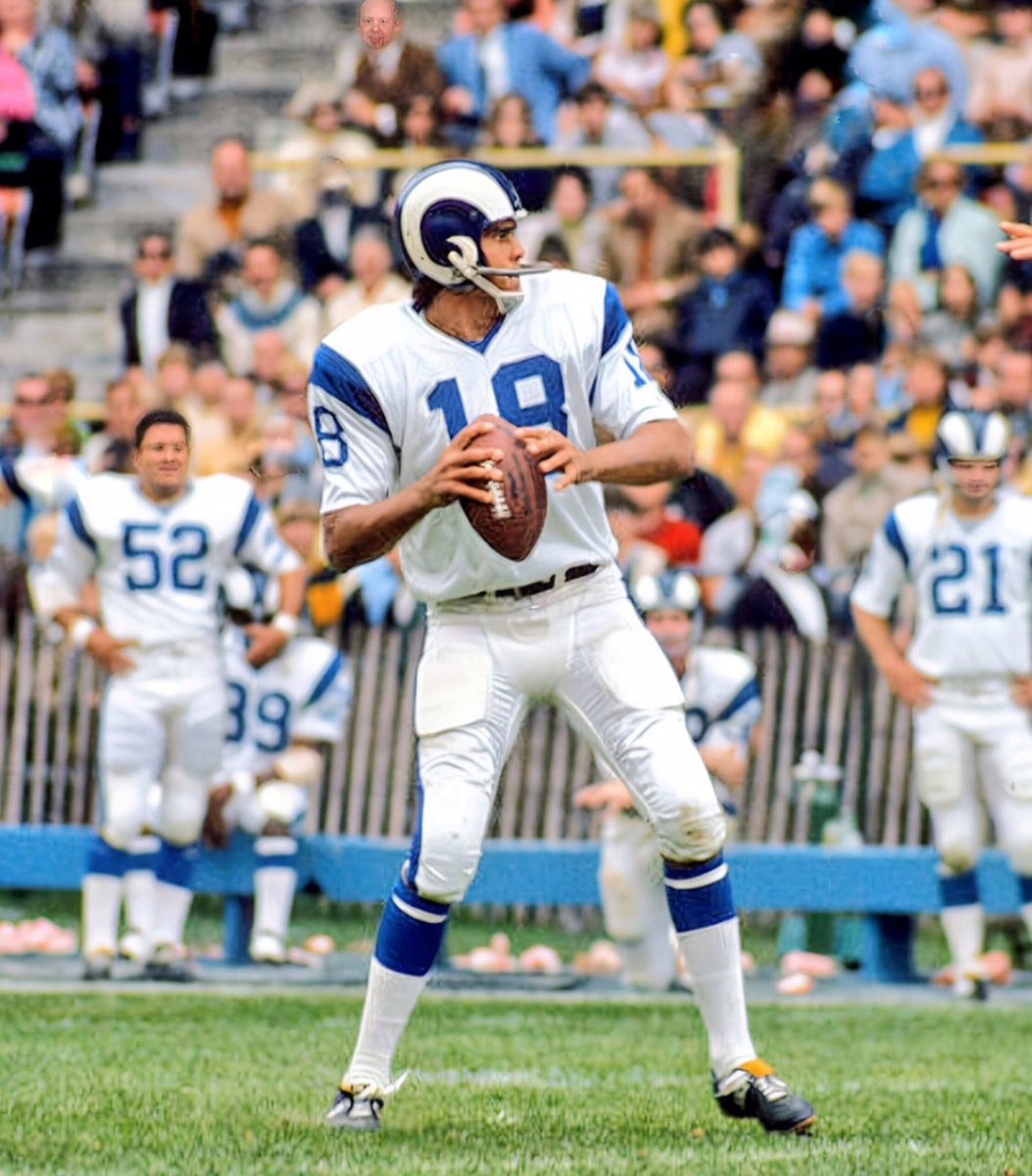 KevG163's tweet photo. Hang this baby in The Louvre.

Rams quarterback colossus Roman Gabriel

September 27, 1970 https://t.co/qNUwnhtNNp