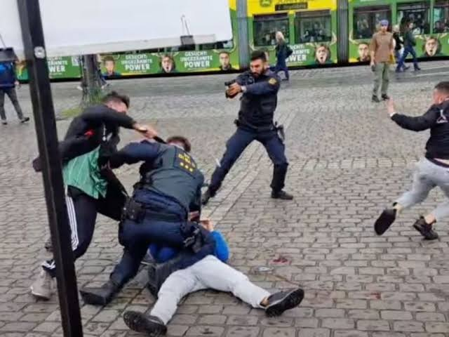 DanielCreiowvo's tweet photo. @SueJonesSays @p3t324 these filth have no right to be call human when they rape and murder, it is not a right wing conspiracy you are utterly blind https://t.co/dMcsiVdEeg