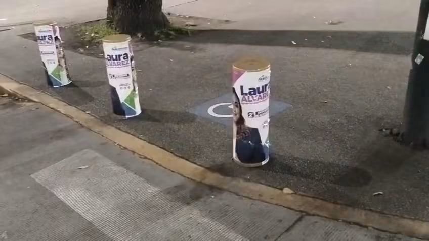 MHdenuncia's tweet photo. Ya es clamor popular #LadyDiurex @laualvarez_80 ha sobrepasado el limite de la tolerancia delos habitantes de la @AlcaldiaMHmx Tapizando con basura toda la alcaldia la conyuge del #TABERNAS @mauriciotabe  realiza actos de campaña anticipada buscando la candidatura del PAN @iecm https://t.co/o7oH0te5wT