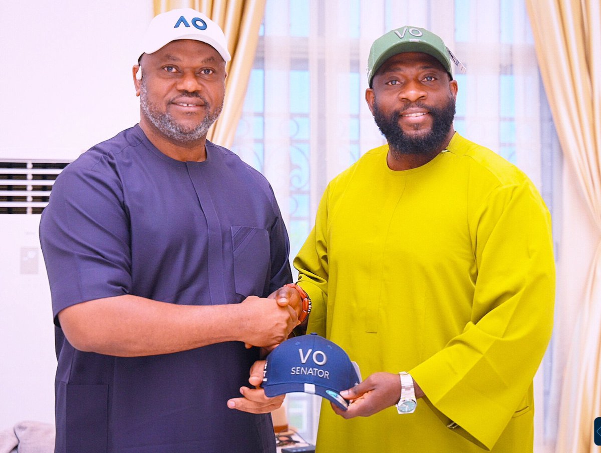 VictorOOchei's tweet photo. It was positive engagement with Chief Iwebunor Osakwe @OsaconBrux, the Ogwuluzeme of Onicha-Ukwu Kingdom, earlier today.

We exchanged ideas and views as likeminds, and Chief Osakwe resolved to work towards the victory of the @NigeriaNDCHQ in Delta North and Delta State.

Vote Peter Obi, Vote Victor Ochei for Senate, Vote NDC All The Way.