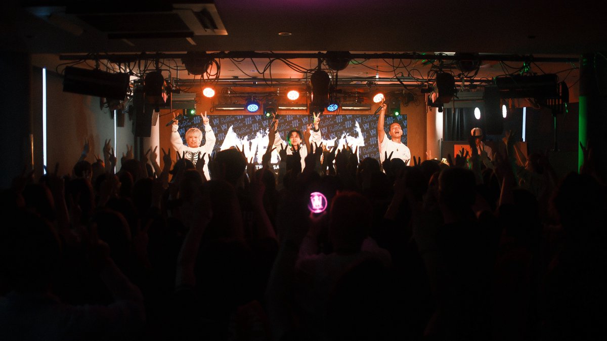 M_D_J_official's tweet photo. 9/27(SUN)
「 OVER HEAT 」
FANMEETING ~Zeppお疲れ様会~
@ COLORS.366(愛知) @Colors366
お越し頂いた皆様
ありがとうございました‼️
#MDJ #森本爵 #RefRise #OVERHEAT https://t.co/o44i6yx5mS