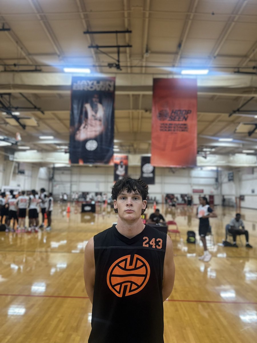 hoopseen's tweet photo. Fall Preview Camp
Team 4: 63
Team 1: 53

Team 4 moves on to the semifinals with a win over Team 1 behind big-time performances from Gunner Spain and Miles Gletcher. Spain did a great job scoring off the bounce and getting downhill for some tough finishes. At 6’7, Gletcher had his versatility on full display.

Savant Gans was great for Team 1, finishing with 20+ points, multiple blocks, and some impressive reads. Xavier Butler shot lights out and was active in the passing lanes, creating opportunities for dunks in transition. #FallPreview 
@SpainGunn38