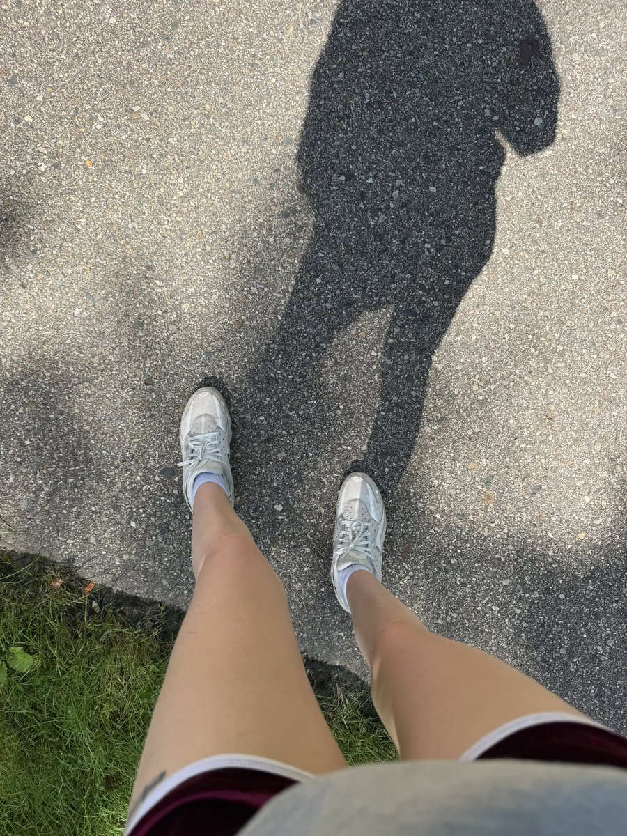 findumb4amanda's tweet photo. I must confess… foot boys are My fave 🎀

Repost if you’d sniff My sweaty socks &amp; lick My feet clean after My hot girl walk 👣 https://t.co/tyxQpPyc6Y