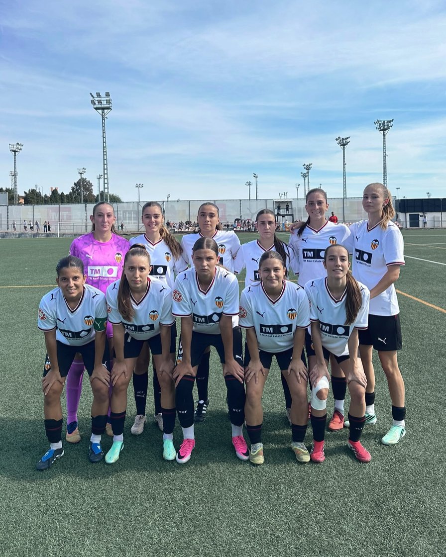 Academia_VCF's tweet photo. 🦇 RESULTADOS 🦇

1️⃣ @VCF_Femenino C
1️⃣ Elche CF

⚽ Gala

📝 JOR 3 | Grupo VI | #TerceraFederaciónFutFem

4️⃣ @VCF_Femenino D
1️⃣ UD Paterna

⚽ Vera (x2), Rocío Flores y Lucía

📝 JOR 4 | Lliga Autonòmica Valenta https://t.co/CANe6ovviv