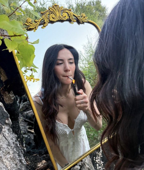 Juliacunnin's tweet photo. angel with bad habits 
 #fyp
 ⁠#aesthetic⁠
 ⁠#cinematic⁠
 ⁠#mood⁠ https://t.co/JqzvlVm7wE