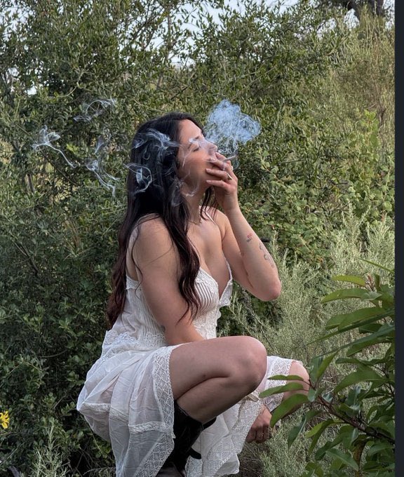 Juliacunnin's tweet photo. angel with bad habits 
 #fyp
 ⁠#aesthetic⁠
 ⁠#cinematic⁠
 ⁠#mood⁠ https://t.co/JqzvlVm7wE