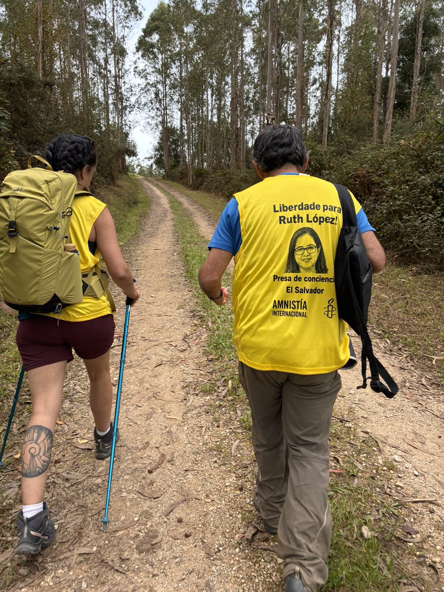 amnistialugo's tweet photo. Hoy es el cumple años de Ruth López. 

Y hoy en #Galicia @amnistialugo inició el #CaminoPorRuth: una etapa al mes del Camino de Santiago para exigir @FiscalGeneralSV #LibertadParaRuth, presa de conciencia en El Salvador.

@RevistaFactum @elfaro @EDHNoticias @prensagrafica https://t.co/M0gTEHJYkG