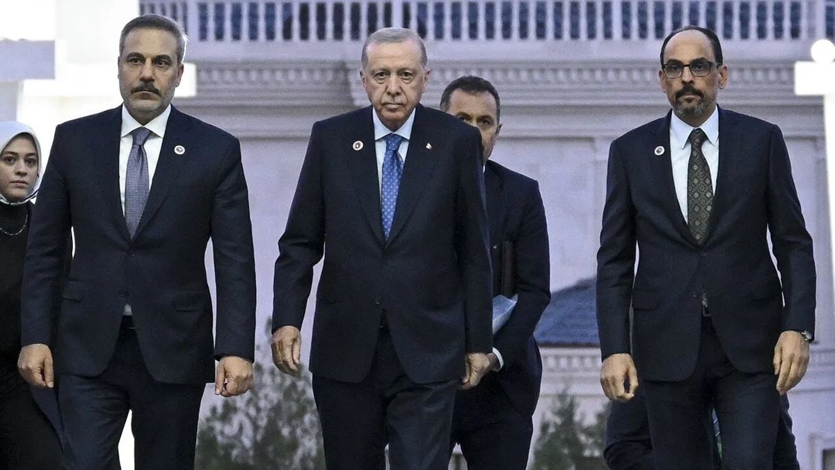 DilaraGokcen06's tweet photo. Türk Siyasi Tarihinin Zirvesi budur!

İç Politika            /          Dış Politika https://t.co/evVF2q6mPS