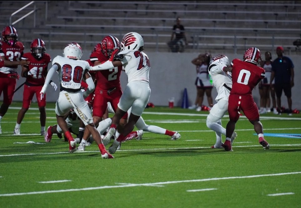 N3xtGR34TWR's tweet photo. Had an amazing game against MacArthur on Friday. Won 49-20. Had 3 solo tackles, 1 assists and 2 pancake blocks on special teams.
#CominFaDistrict
#FlyHigh
#FearUs https://t.co/0H6CiKsf4K