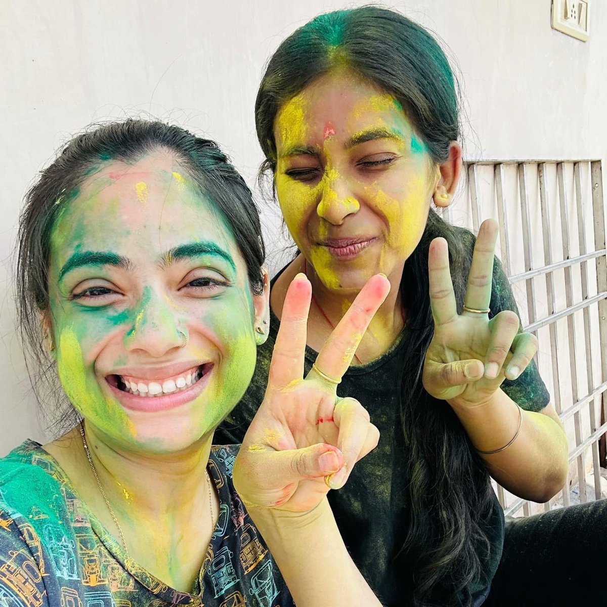 JaimeMalas's tweet photo. We didn’t play Holi after drinking bhang! https://t.co/FMiiuhFxaJ