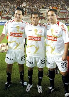 ALGP1901's tweet photo. Hay q descabronizar la Selección Peruana y desde raíz, desde la FPF, el sponsor "apuesta total" y su mafia.

CON CABROS NO SE HACE HISTORIA, los mejores jugadores del fútbol peruano siempre han sido de Alianza Lima, campeones y goleadores, no como las gallinas fracasadas. https://t.co/LjviZXz70F