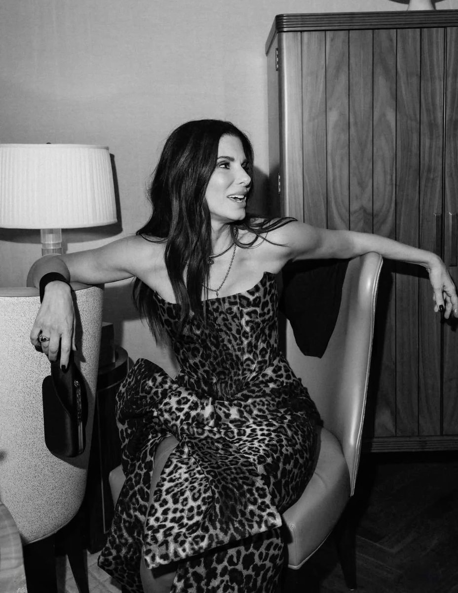 SandraBullywccv's tweet photo. How do you feel about me?💃🎉 https://t.co/6c1mGaSEQz