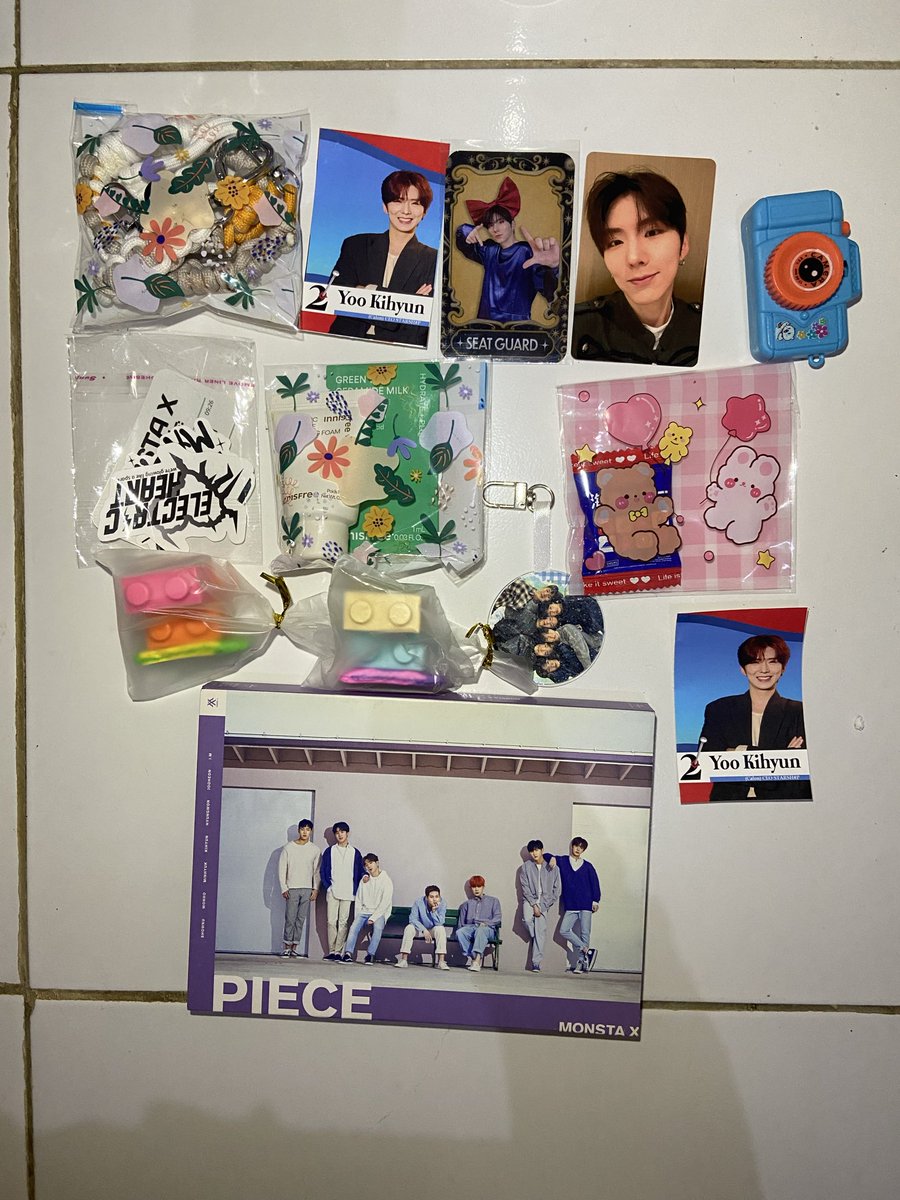 restinease's tweet photo. Makasi freebiesnya🎉 Makasi albumnya @princessyeoleo 🎉🎉🎉 Makasi @MonstaX___INA #happymonbebeday https://t.co/AyHDVhgDU1