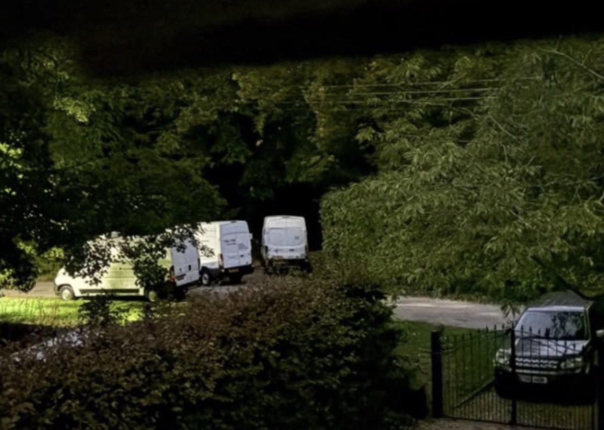 Osinttechnical's tweet photo. A British farmer returning home from a party last night stumbled upon the group preparing to attack RAF Fairford, potentially thwarting their plan - The Telegraph

The attackers fled the scene on foot, with Gloucestershire Constabulary managing to capture them within 25 minutes. https://t.co/3XGjtrjEr6