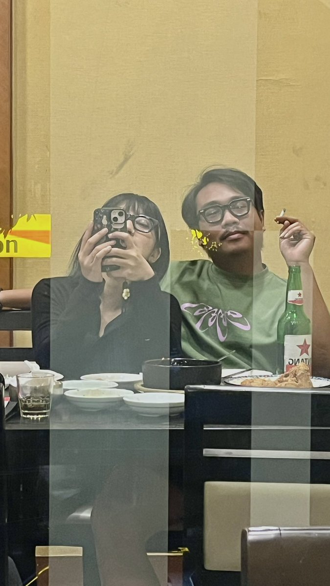 nebulaveill's tweet photo. kekenyangan tapi pulang sampe kosan tetep makan lagi, kacoo menggendut 🤧 https://t.co/p6jgguDAkV