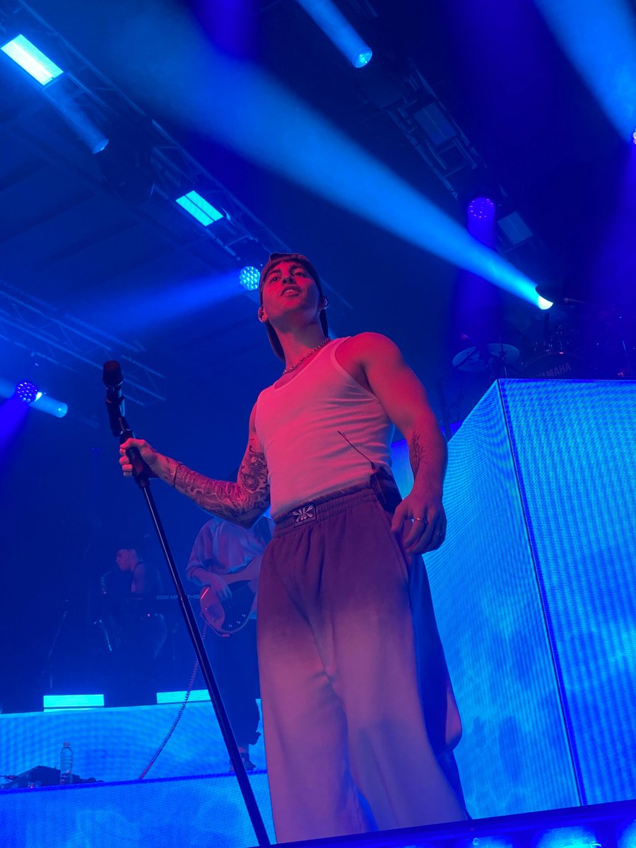 palooxsrc's tweet photo. 1 año desde q te vi x última vez (y de ese foton JAJJA) podes volver a Rosario?? Por diossss😭😭 @Robleis01 https://t.co/ZiKzRvzOov