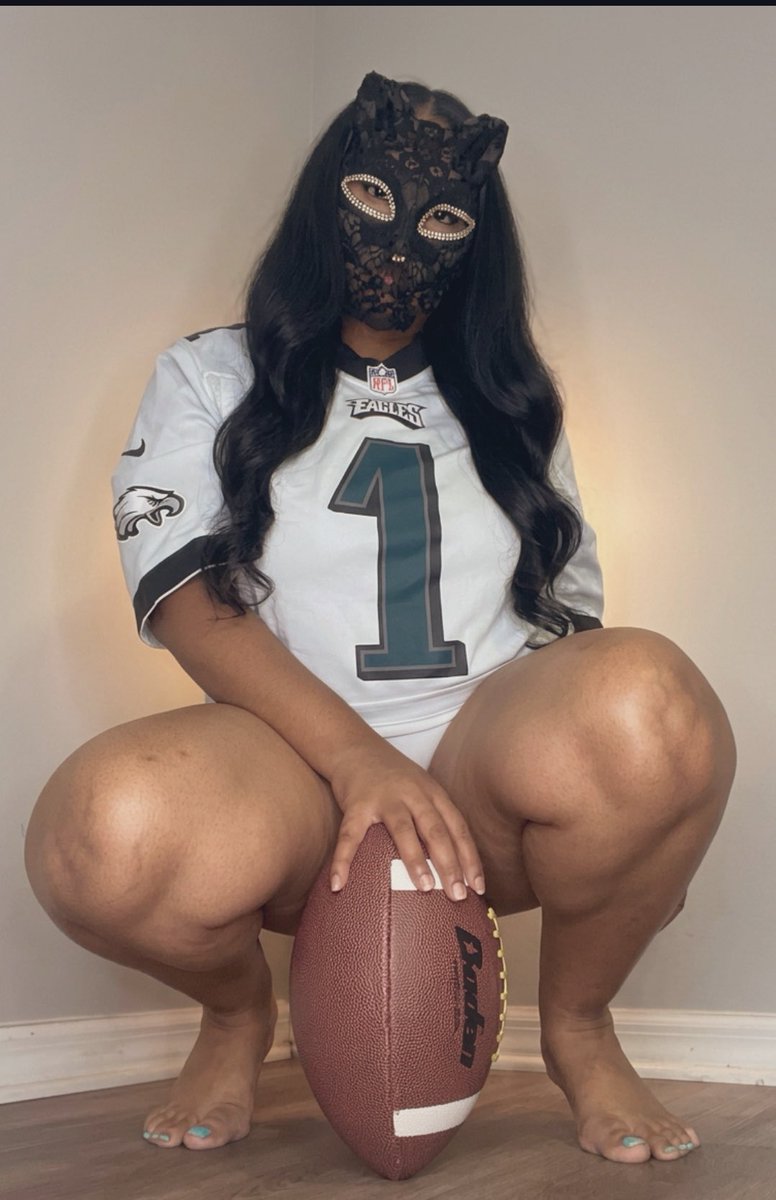 PussnBunss's tweet photo. 🏈 It’s almost GAME TIME 😈
Who are you riding with this NFL Sunday?

And let’s make this interesting… give me your BEST NFL lines 👇 
Mine is “tackle that… 🤭” you know the rest 😉💕🏈

Drop your team below ⬇️
#football #nflsunday #gametime https://t.co/uM3XFuRLa8