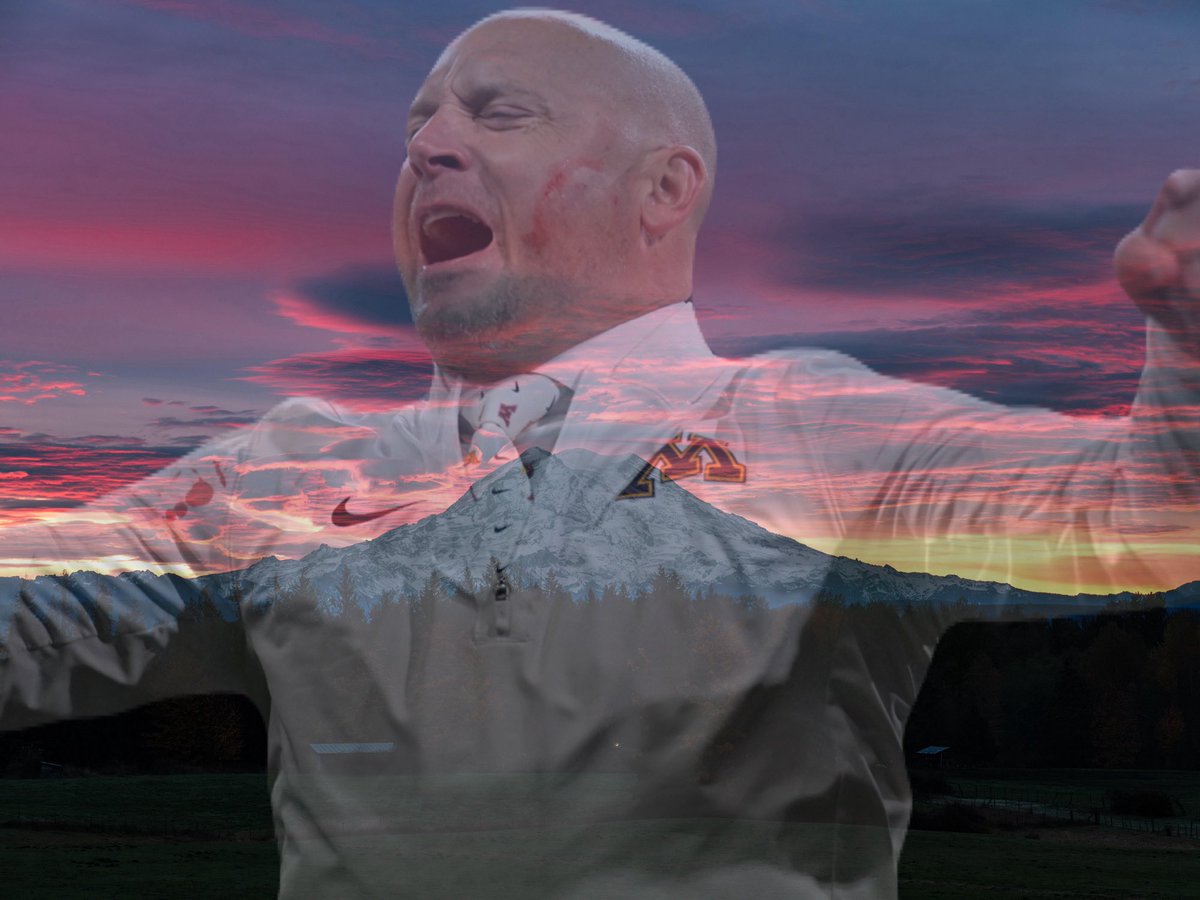 GopherHole's tweet photo. Nothing like a Mount Rainier sunrise after a #Gophers victory. https://t.co/MPL2uq7rNR