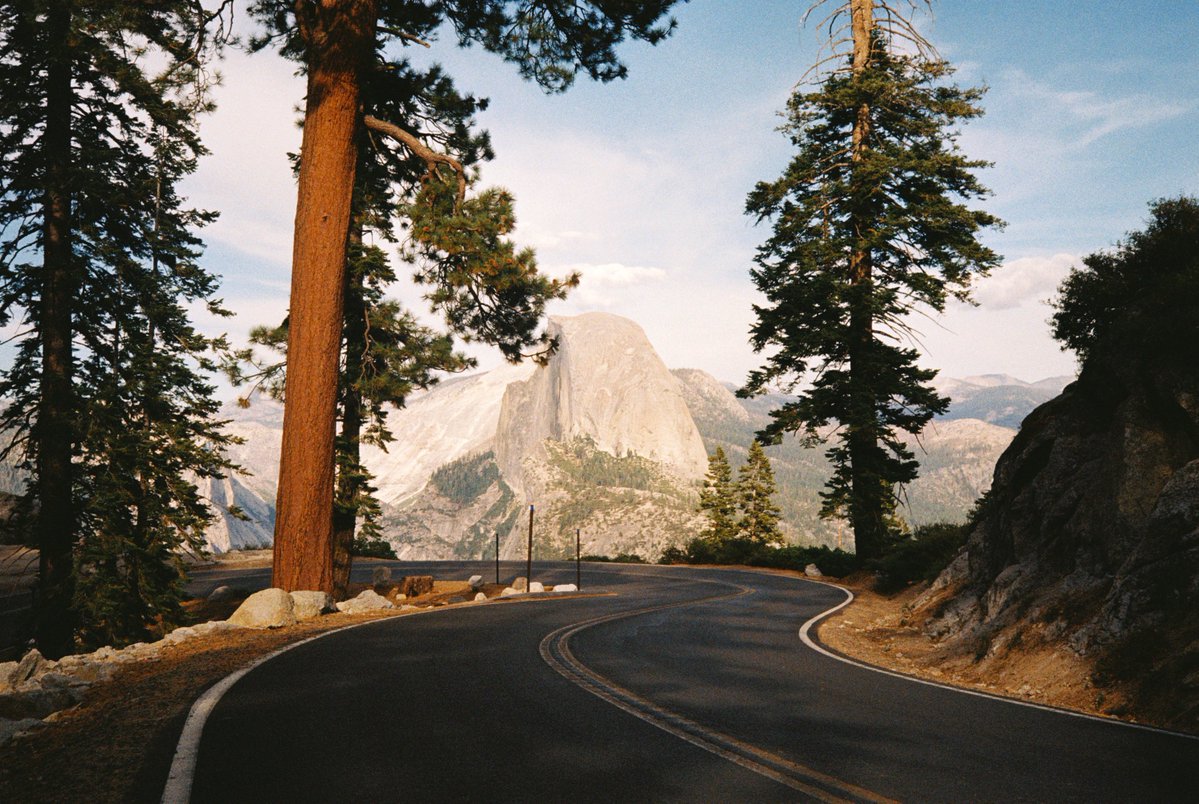 michaelboegl's tweet photo. Yosemite on 35mm film 🎞️ https://t.co/nrKs1g3UED