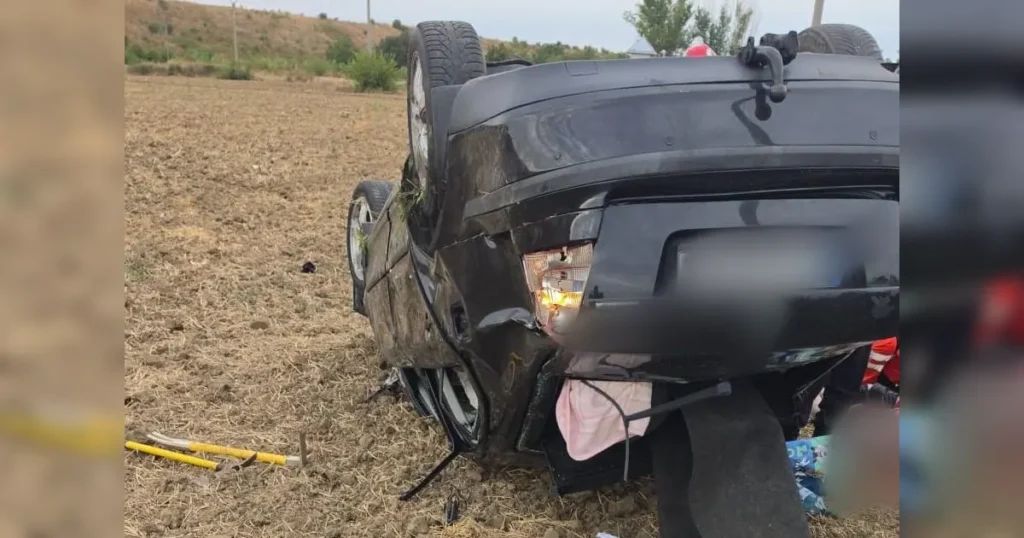 SlatinaTA's tweet photo. O tânără de 24 de ani a murit după ce s-a răsturnat cu mașina, la Osica de Jos https://t.co/m4c31IcBMX https://t.co/YJ5ftWSxRT