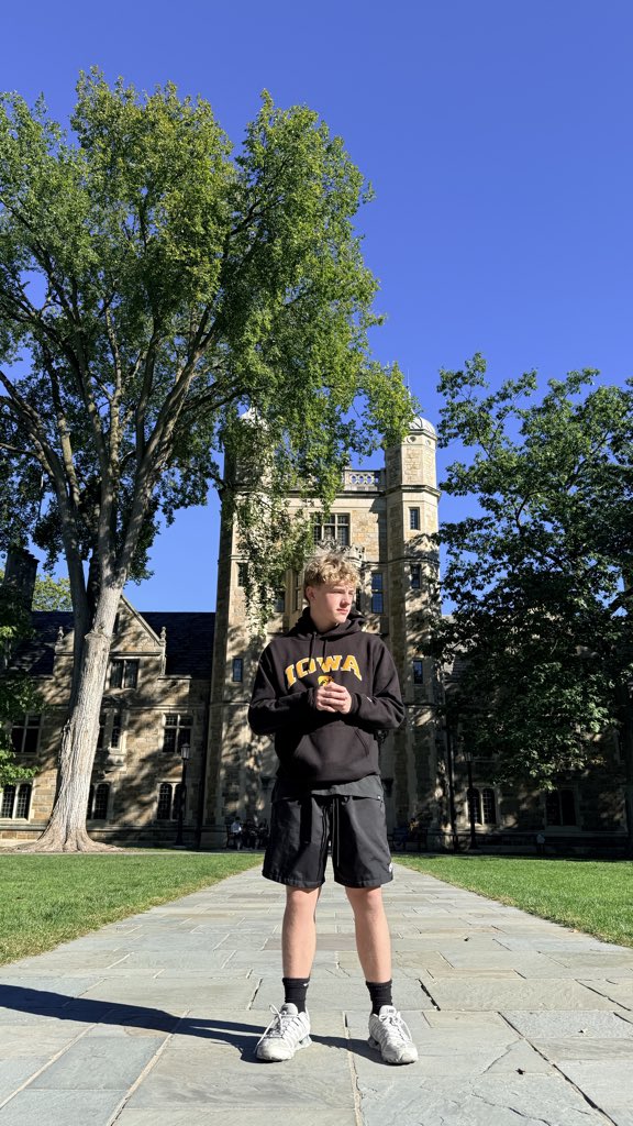 OwenM15's tweet photo. Photos of me in Detroit and michigan campus https://t.co/ZX3TSR04XA