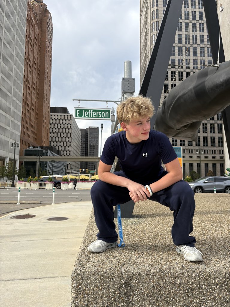 OwenM15's tweet photo. Photos of me in Detroit and michigan campus https://t.co/ZX3TSR04XA