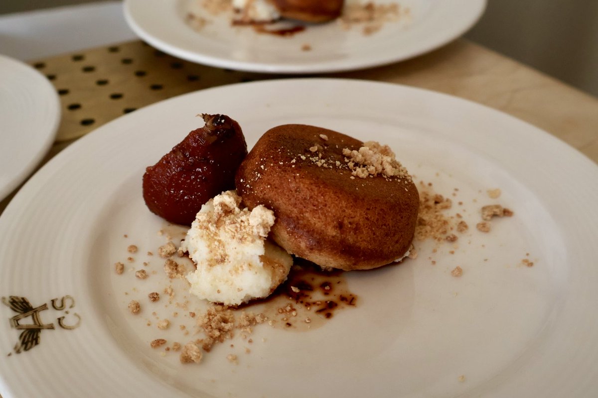 Queen_Finxa's tweet photo. INTERLUDE: Rooibos. White Chocolate. Pear

Spiced vanilla &amp; sorghum sponge, white chocolate mousse, rooibos poached pear, caramelised white chocolate crumb and a reduced rooibos sauce 

Song: Tyla- MR. MEDIA https://t.co/ddbIIoBBhT
