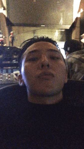 gd_88G's tweet photo. 오빠의 그시절 셀카 감성이 너무 좋음 // 🫰 
완전 날티남의 정석 https://t.co/TSvRSdbXT5