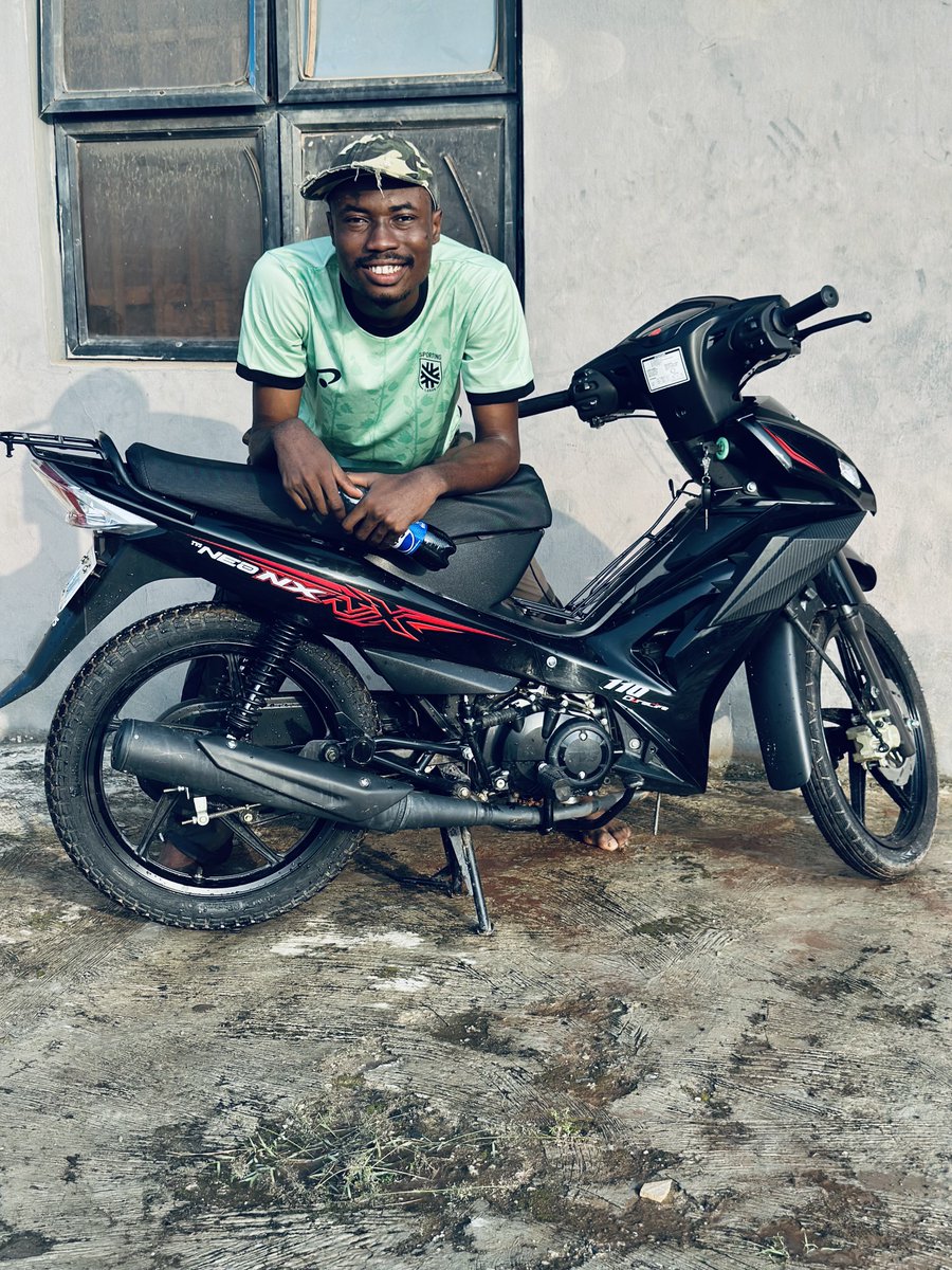 5starbarber_1's tweet photo. nothing wey egbon adugbo no fit talk just to collect money from your hand. which one be “from LADIES BIKE to GLE”

e easy like that na him SEUN never buy car since 2019 https://t.co/bB2dnrBFOP