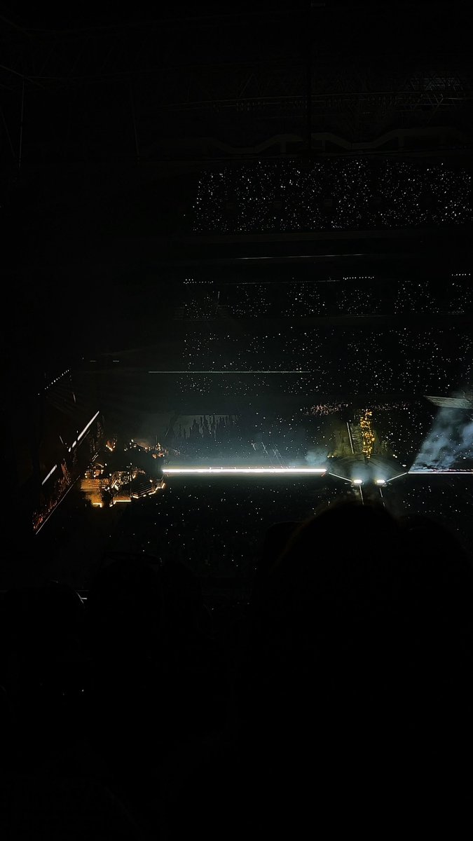 frompoarche's tweet photo. Definitely my favorite one🔥  

#AfterHoursTilDawnTour 
#TheWeeknd
#AbelTesfaye
#AfterHoursTilDawnTourinJKT https://t.co/hObSrIV44T