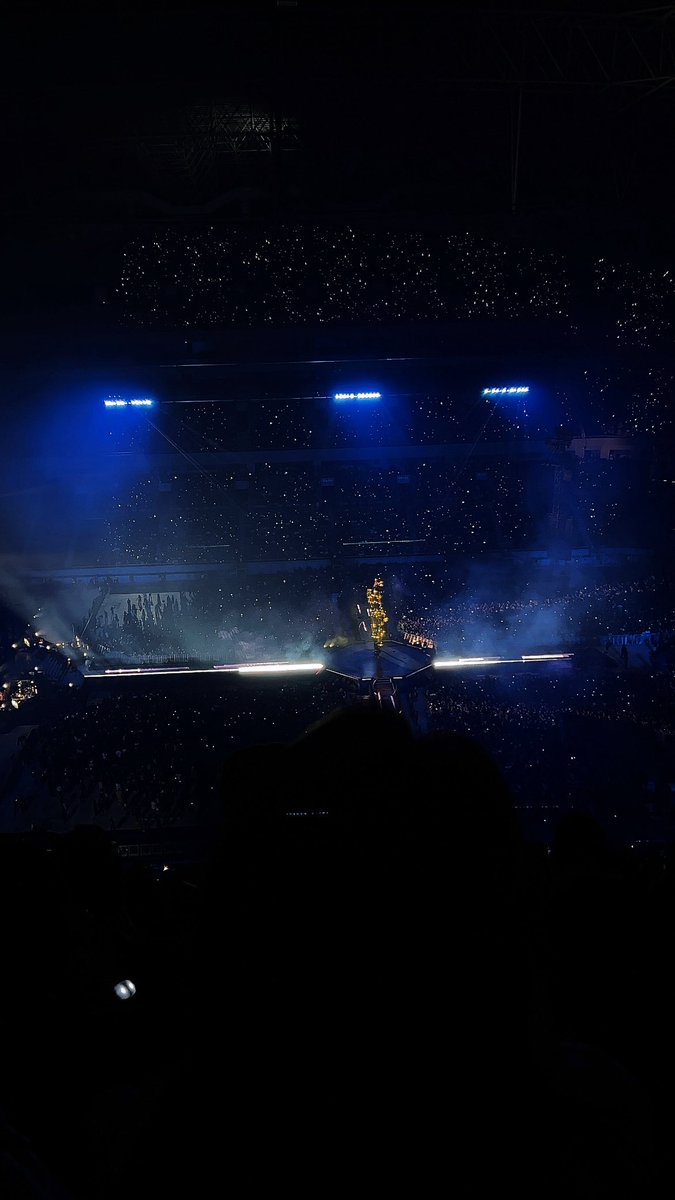 frompoarche's tweet photo. Definitely my favorite one🔥  

#AfterHoursTilDawnTour 
#TheWeeknd
#AbelTesfaye
#AfterHoursTilDawnTourinJKT https://t.co/hObSrIV44T