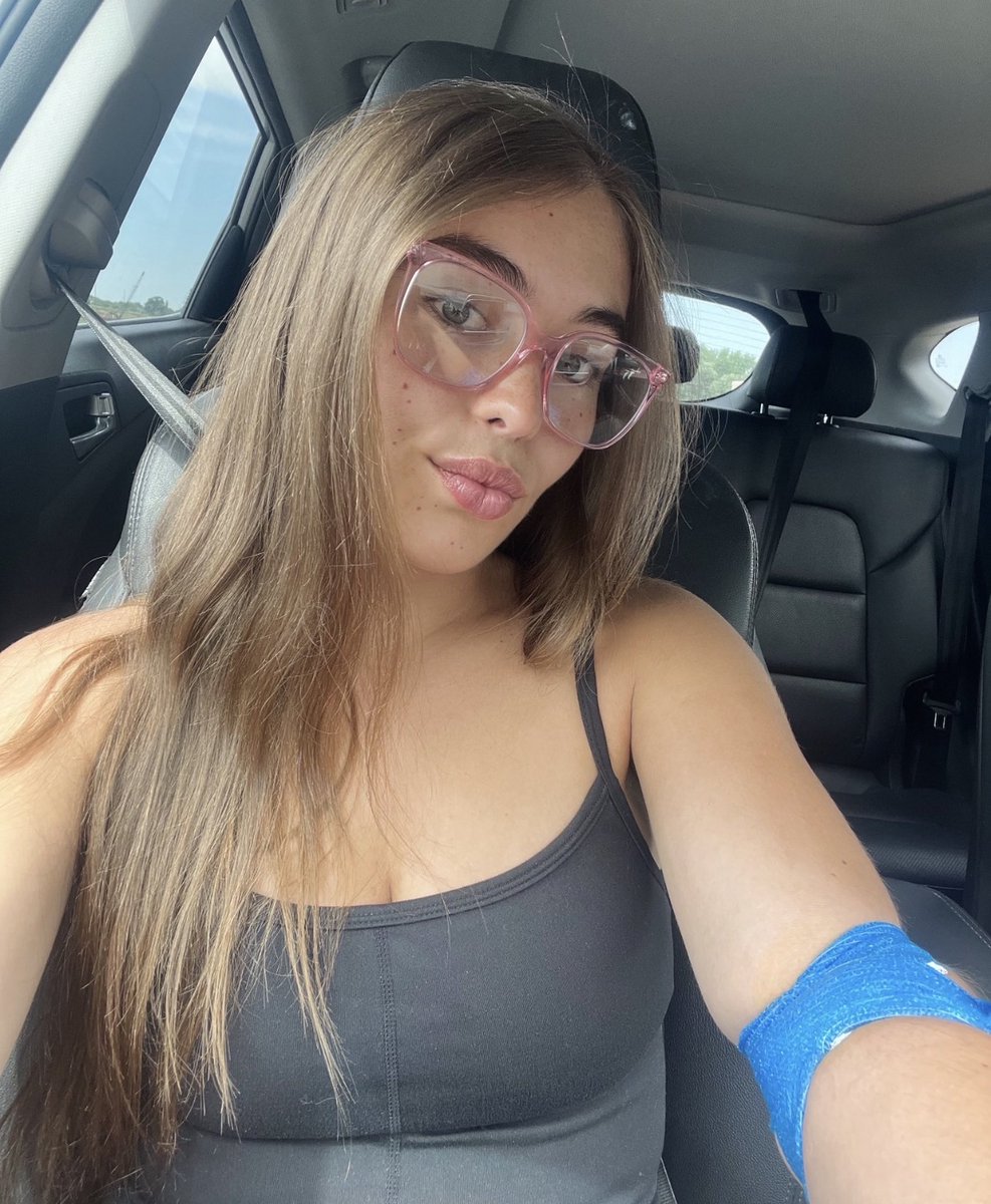 user56476567's tweet photo. Cucks tight gf https://t.co/1DJCbq6bWD