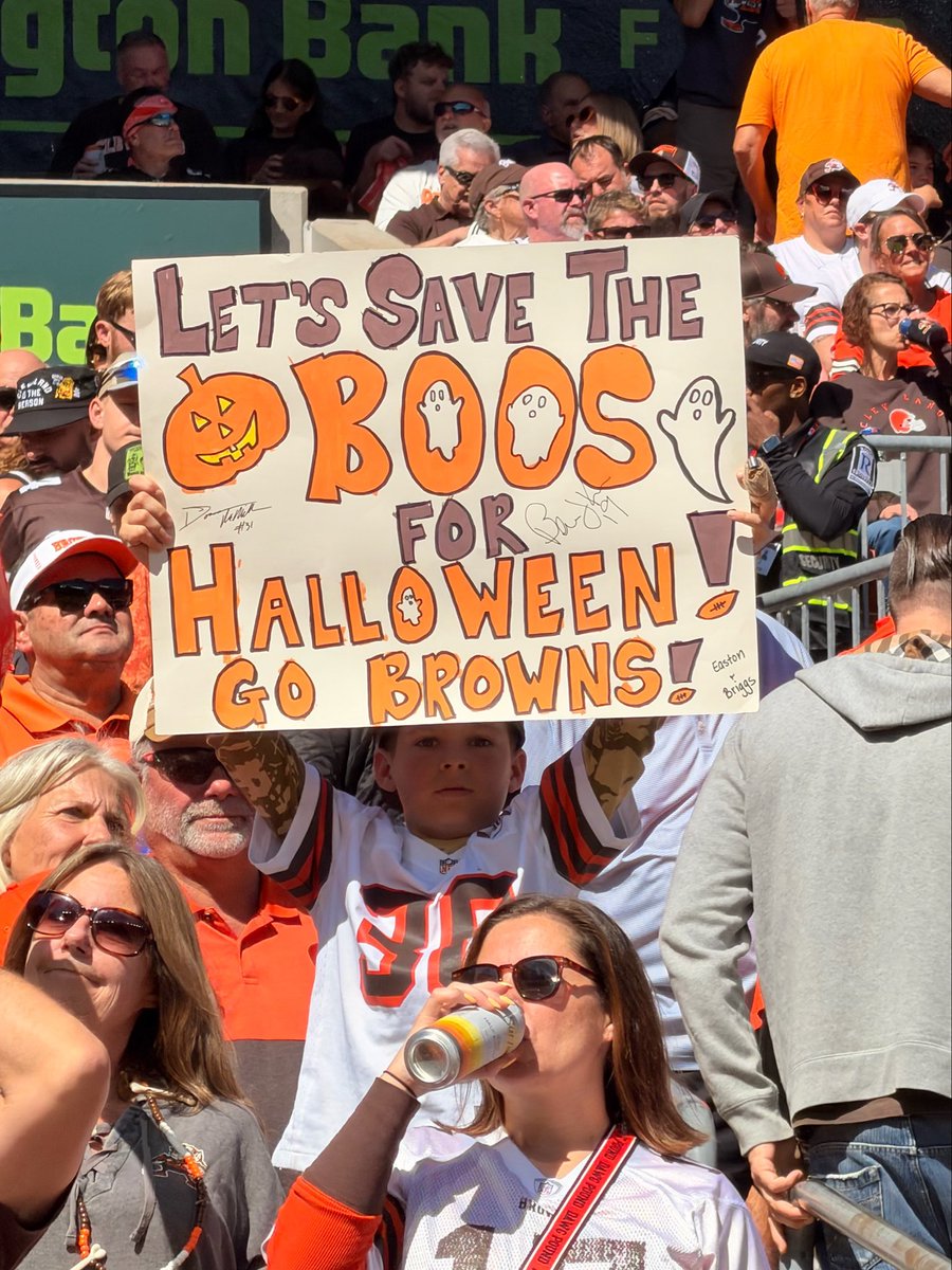 JenHale504's tweet photo. Deshaun Watson about to make his first start in Cleveland since rupturing his Achilles Oct 2024. How will the home crowd receive him? Panthers at Browns on @NFLonFOX! https://t.co/WFJEhYepxQ