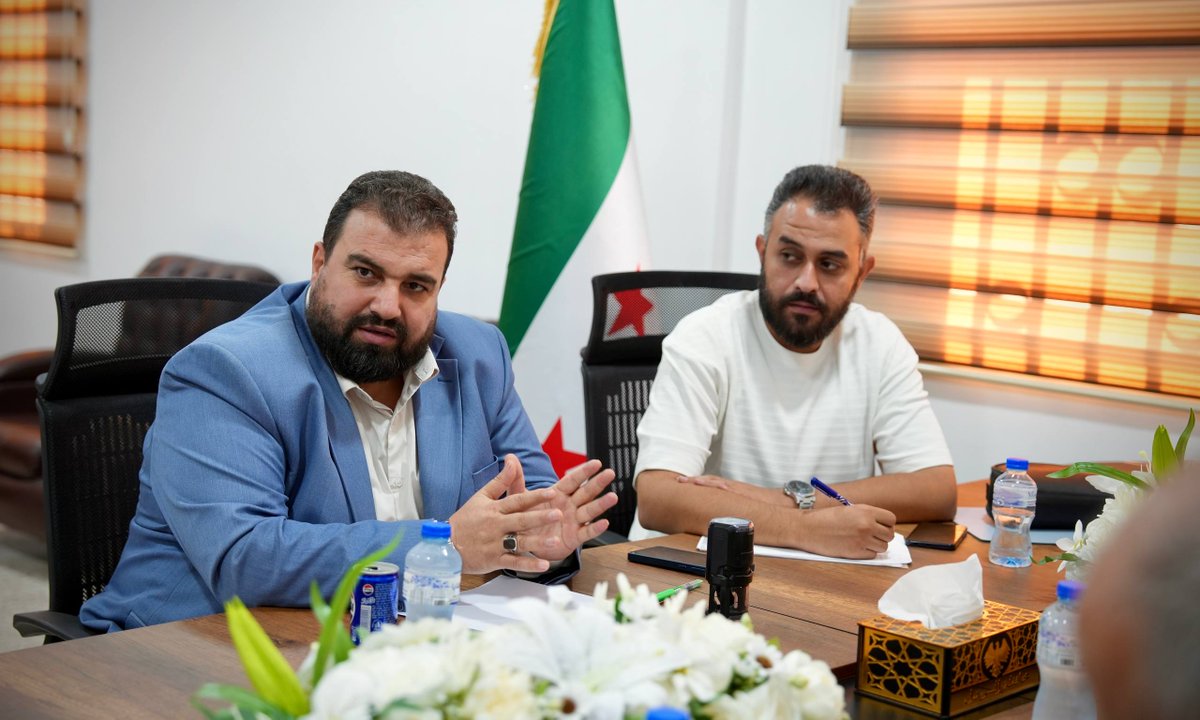 Suwaydamd's tweet photo. محافظ السويداء يترأس اجتماعاً موسعاً لمناقشة واقع عمل عدد من المديريات وسبل تطويره.
#محافظة_السويداء
#مديرية_إعلام_السويداء https://t.co/urgJp1Od4n