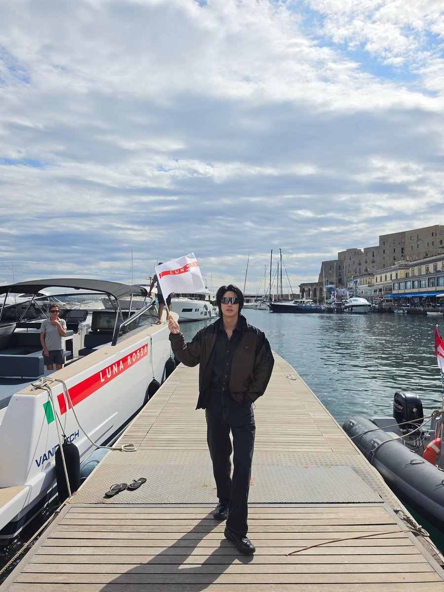 _fairy301_'s tweet photo. So cool, my prada boiiiiii🔥⛵️🇮🇹

WIN DEFINES PRADA SS27

#PRADASS27xWIN 
#PRADASS27 #PRADA @Prada
#winmetawin @winmetawin https://t.co/5yRBZTZy2P