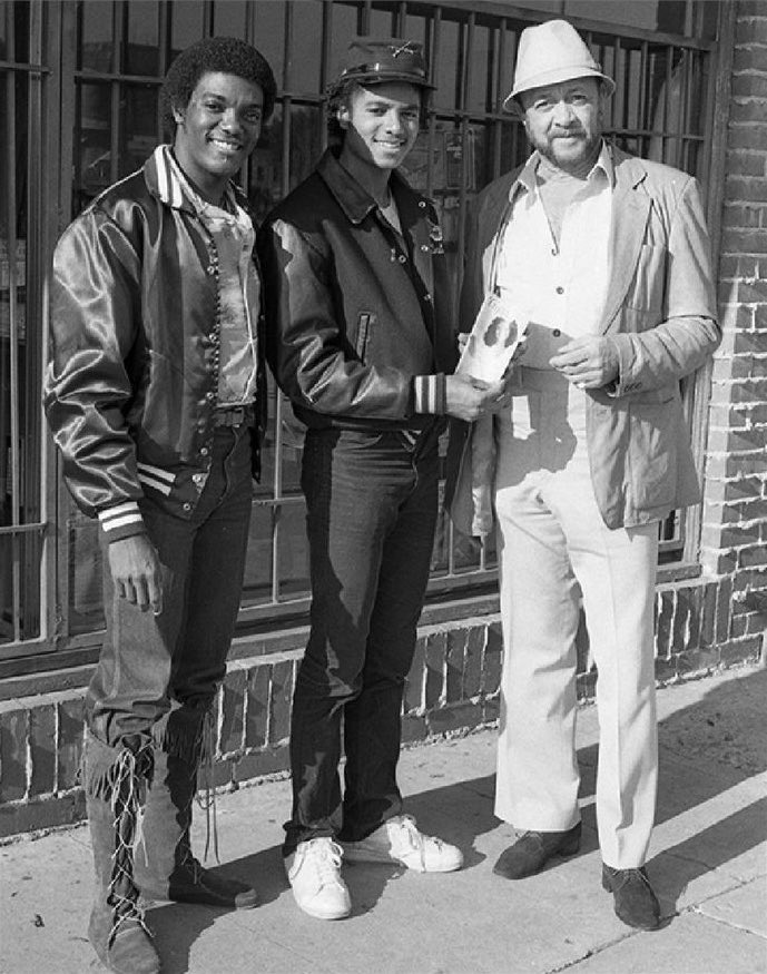 thrillernova's tweet photo. something had to be in the air on this day https://t.co/TTYI9TbWXS