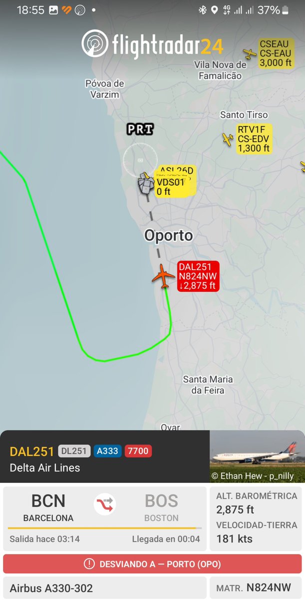 RadarSpain's tweet photo. DAL251 Barcelona-Boston en Emergencia SQUAWK 7700 se desvía a Oporto https://t.co/sQgkfPeBDX