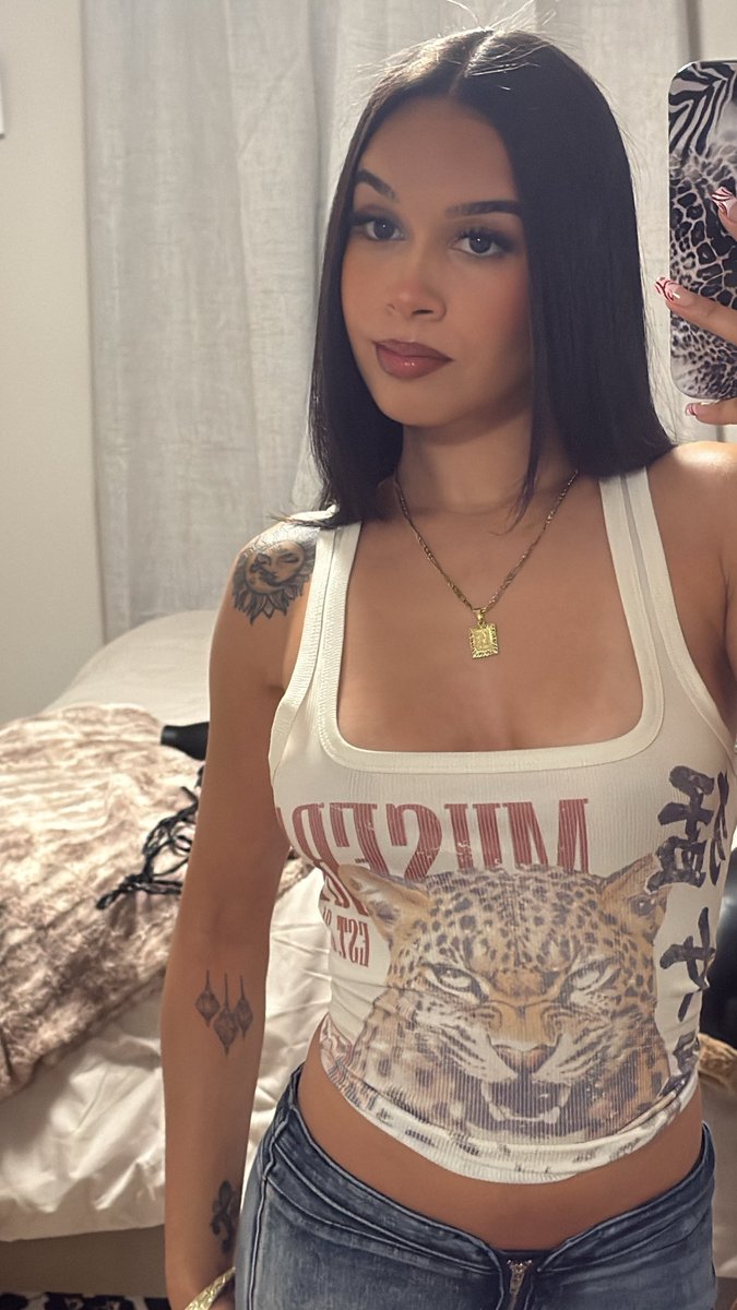 kamillagiraffe's tweet photo. said i was never gonna post pics on here again, guess i’m a #liar https://t.co/UcckAvgIDL