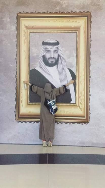 missraa1_'s tweet photo. اللي يقولون صعب يصدر قانون يحظر النقاب شكلكم نسيتوا ان محمد بن سلمان الله يحفظه فرض اللي اقوى منه وهو إسقاط الولاية كاملة عن المرأة البالغة ومنها سفر المرأة للخارج بدون موافقة ذكر!الذكور صاحوا شوي بعدها انقمعوا وتقبلوا الأمر الواقع #٢٠٣٠_بلا_نقاب #٢٠٣٠_بدون_نقاب https://t.co/FeDeHIhm81
